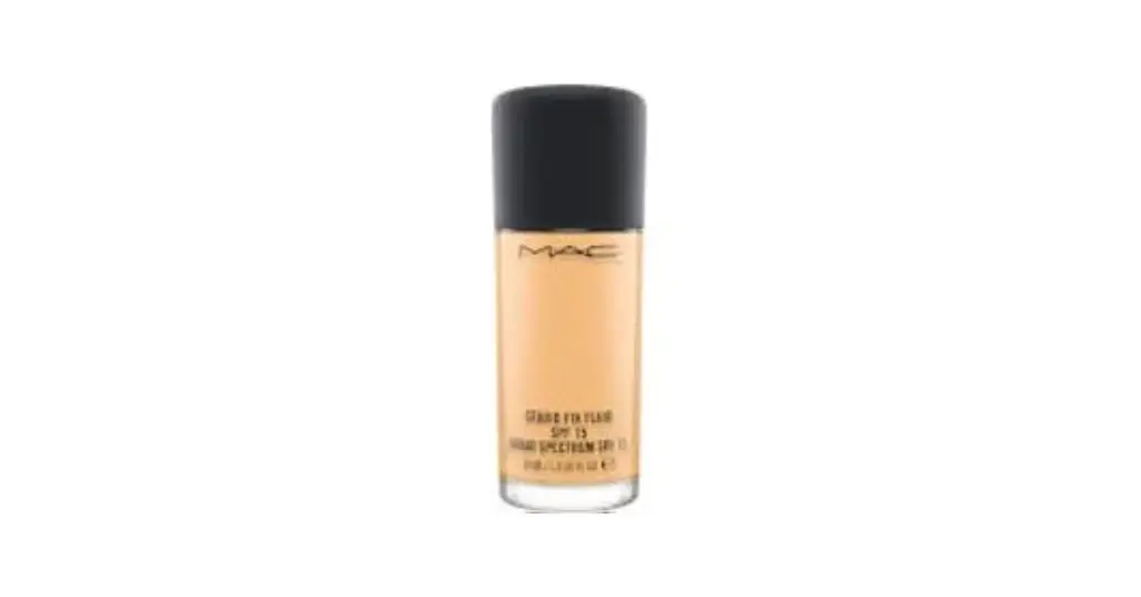 MAC Studio Fix Fluid SPF 15 24HR Matte Foundation + Oil Control 1 Oz - NC18